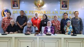 Komite II DPD RI fose bersama usai Rapat Dengar Pendapat Umum (RDPU), di Gedung DPD RI, Komplek Parlemen Senayan, Jakarta, Senin (18/3/2024).