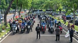 Suasana pelepasan peserta touring DPD Bikers Community di Halaman Parkir Setjen DPD RI, Kamis (22/2/2024).