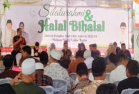 Suasana acara silaturahmi dan halal bihalal yang digelar H Zaini Arony di Bale Beleq Desa Dasan Tapen, Kecamatan Gerung, Lombok Barat, Minggu pagi (5/5/2024).