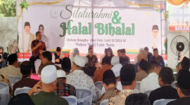 Suasana acara silaturahmi dan halal bihalal yang digelar H Zaini Arony di Bale Beleq Desa Dasan Tapen, Kecamatan Gerung, Lombok Barat, Minggu pagi (5/5/2024).