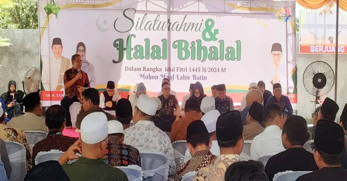 Suasana acara silaturahmi dan halal bihalal yang digelar H Zaini Arony di Bale Beleq Desa Dasan Tapen, Kecamatan Gerung, Lombok Barat, Minggu pagi (5/5/2024).