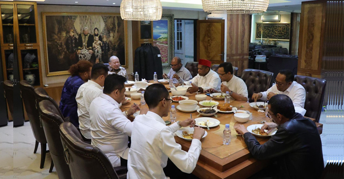 Suasana audiensi Pj Walikota Sorong, Septinus Lobat dengan Ketua DPD RI, AA LaNyalla Mahmud Mattalitti.