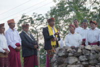 Suasana upacara Adat Penti yang dilakukan oleh masyarakat adat Gedang Mesir, Desa Lungar, Kabupaten Manggarai, Provinsi Nusa Tenggara Timur (NTT).