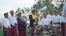 Suasana upacara Adat Penti yang dilakukan oleh masyarakat adat Gedang Mesir, Desa Lungar, Kabupaten Manggarai, Provinsi Nusa Tenggara Timur (NTT).