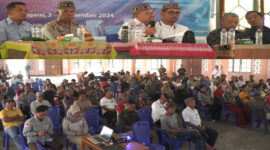 Suasana konsultasi publik persiapan pengadaan tanah PLTP Ulumbu unit 5–6 Poco Leok wellpad J dan access road STA.00 s.d STA.7200, di Aula Gereja Paroki Penggeok, pada Selasa–Rabu (3–4 September 2024).