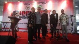Suasana pembukaan kegiatan UMKM Fest di Selasar Gedung Nusantara II, Kompleks Parlemen Senayan, Jakarta, Selasa (22/10/2024).