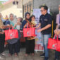 Suasana pendistribusian makanan tambahan di Posyandu Amal Sejati Satu Lingkungan Getap Timur, Kelurahan Cakranegara Selatan Baru, Kecamatan Cakranegara, Kota Mataram, pada Selasa (29/10/2024).