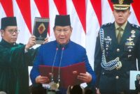 DISUMPAH: Presiden ke-8 RI, Prabowo Subianto saat mengucapkan sumpah atau janji.