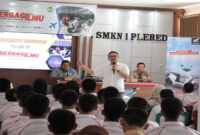 Terlihat para siswa SMK secara antusias mengikuti program Astra Honda Berbagi Ilmu (AHBI) dengan materi utama teknologi sepeda motor listrik.