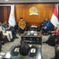 Wakil Ketua DPD RI, Tamsil Linrung saat menerima audiensi Ketua Umum PB Serikat Tani Islam Indonesia (STII), Fathurrahman Mahfudz bersama rombongan, di Ruang Rapat Delegasi Lantai 8 Gedung Nusantara II Kompleks Parlemen Senayan, Jakarta, Selasa (29/10/2024).