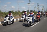 Ini kegiatan touring dengan mengendarai motor Honda.