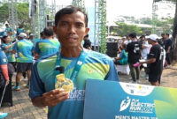 Ini salah satu peserta PLN Electric Run 2024 yang berhasil meraih juara.