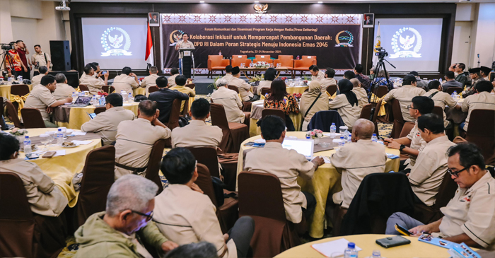 Suasana acara Forum Komunikasi dan Diseminasi Program Kerja dengan Media (Press Gathering) bertajuk ‘’Kolaborasi Inklusif untuk Mempercepat Pembangunan Daerah: DPD RI dalam Peran Strategis Menuju Indonesia Emas 2045‘’, di Yogyakarta, Jumat malam (22/11/2024).