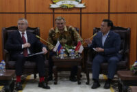 Ketua DPD RI, Sultan B Najamudin saat menerima Gubernur Negara Bagian Kaluga Federasi Rusia, Shapsha Sergey bersama rombongan di ruang rapat delegasi lantai 8 Gedung Nusantara I, Komplek Parlemen Senayan, Jakarta.