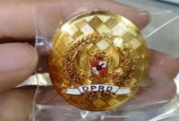 Ini Pin Emas Anggota Dewan.