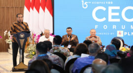 Presiden Jokowi saat menyampaikan sambutan pada acara Kompas100 CEO Forum 2024 yang digelar di Istana Garuda, di Ibu Kota Nusantara (IKN), pada Jumat (11/10/2024).