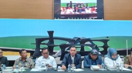 DISKUSI: Para narasumber pada acara Diskusi Serap Aspirasi Mata Rantai Industri Hasil Tembakau, di Ruang PPIP Gedung Nusantara I Kompleks Parlemen Senayan, Jakarta, Selasa (12/11/2024).