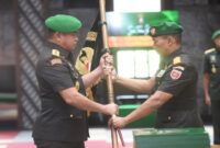 KSAD, Jenderal TNI Maruli Simanjuntak saat melantik Mayjen TNI Windiyatno sebagai Pangdam XIV/Hasanuddin melalui serah terima jabatan yang digelar di Markas Besar TNI AD (MABESAD), Jakarta Pusat, Senin (30/12/2024).