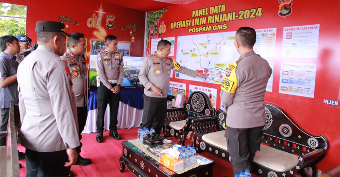 Kapolda NTB, Irjen Pol Hadi Gunawan bersama beberapa Pejabat Utama Polda NTB melakukan kunjungan langsung ke Pos Pengamanan (Pospam) Giri Menang Square (GMS), Lombok Barat, Ahad (22/12/2024) sekitar pukul 10.00 Wita.