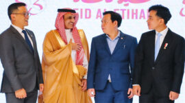 Ketua DPD RI, Sultan B Najamudin (dua dari kanan).