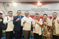 Kabid Organisasi KONI Jakarta selaku Ketua Panpel Rakor KONI Jakarta 2024, Muhamad Ied (dua dari kiri) pose bersama para pengurus KONI usai Rakor KONI Jakarta 2024 dalam rangka persiapan Pelatda tahun 2025 menuju PON XXII/2028.