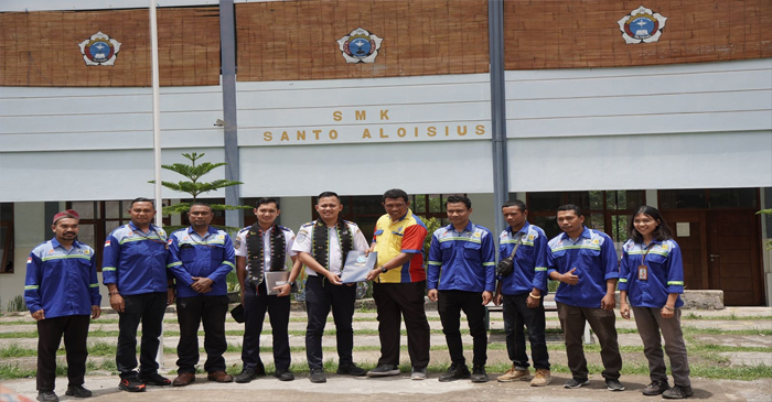 SMK Swasta Santo Aloisius Ruteng, yang merupakan binaan dari PLN UIP Nusra resmi mengantongi Sertifikat Bengkel Konversi dari Kemenhub.