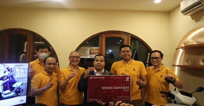 Ini Kartu AHASS Sahabat Pers yang diluncurkan Astra Motor NTB.
