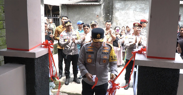 Kapolda NTB, Irjen Pol Hadi Gunawan saat meresmikan Desa Beleka sebagai Kampung Bebas Narkoba, pada Sabtu (22/2/2025).