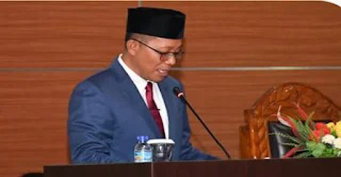 Pj Bupati Lotim, HM Juaini Taofik saat menyampaikan LKPJ 2024 dalam Rapat Paripurna IX masa sidang II DPRD Kabupaten Lotim, Senin (17/2/2025).