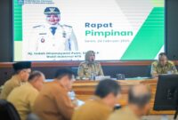 Wagub NTB, Hj Indah Dhamayanti Putri saat  memimpin Rapim perdana Pemprov NTB, di Ruang Rapat Tambora, Kantor Gubernur NTB, Senin (24/2/2025).