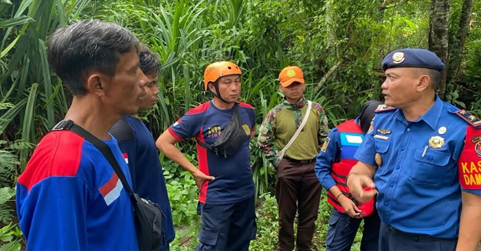 Upaya pencarian terhadap korban, Iwan oleh tim gabungan hingga Senin sore belum membuahkan hasil.