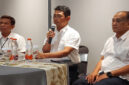 Regional CEO Bali dan Nusa Tenggara, Winardi Legowo (tengah) saat acara buka puasa bersama dengan sejumlah wartawan ekonomi di Prime Park Hotel, Jalan Udayana Mataram, Senin (17/3/2025).