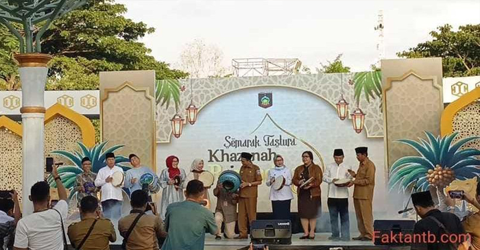 Bupati Loteng, HL Pathul Bahri saat membuka Khazanah Ramadhan 1446 Hijriah, di Taman Wisata Kota (TWK) Tastura Praya, Senin (10/3/2025).