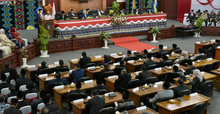 Gubernur NTB, H Lalu Muhamad Iqbal saat menyampaikan pidato perdana dalam rapat paripurna DPRD NTB, Rabu (5/3/2025). 