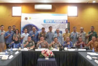 Suasana rapat persiapan pengadaan tanah access road STA 0+000 - 7+200 yang diselenggarakan oleh BPN Manggarai selaku ketua panitia pengadaan tanah dalam pengembangan Pembangkit Listrik Tenaga Panas Bumi (PLTP) Ulumbu unit 5-6 Poco Leok di Ruteng, Manggarai.