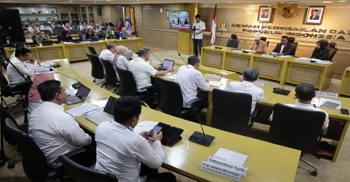 Komite III DPD RI saat RDP bersama Kemensos RI, di Gedung DPD RI, Kompleks Parlemen Senayan, Jakarta, Senin (10/3/2025).