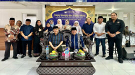 Anggota Komisi II DPR RI dari Fraksi Partai NasDem, H Fauzan Khalid pose bersama di sela-sela kegiatan reses masa persidangan II tahun sidang 2025. 