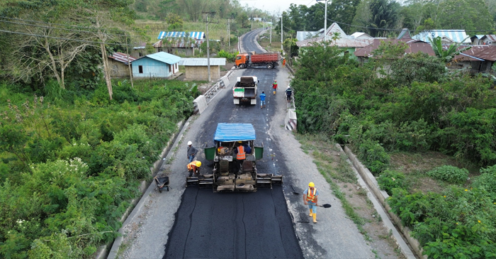 Akses jalan menuju PLTP Mataloko sudah mulai dihotmix.