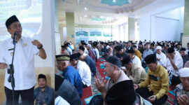 Bupati Loteng, HL Pathul Bahri saat membuka manasik haji.
