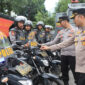 Kapolres Loteng, AKBP Eko Yusmiarto saat mengecek keseiapan personel.