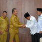 Gubernur NTB, Lalu Muhamad Iqbal saat menerima kunjungan Kepala Kanwil Kemenag NTB, H Zamroni Aziz beserta Administrator di Lingkungan Kanwil Kemenag NTB dan Kantor Kemenag Kabupaten/Kota se-NTB, di ruang kerja Gubernur NTB, Senin (14/4/2025).