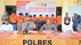 Wakapolres Lombok Tengah, Kompol Imam Maladi, saat memberikan keterangan kepada awak media pada konferensi pers, di Mapolres Lombok Tengah, Senin (28/4/2025).