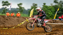 Ini pebalap muda berbakat yang tergabung dengan Astra Honda Racing Team (AHRT), Arsenio Al Ghifari.