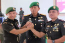 Suasana prosesi Sertijab Dandim 1620/Loteng, yang berlangsung secara militer di Aula Makorem 162/WB, pada Rabu (9/4/2025).