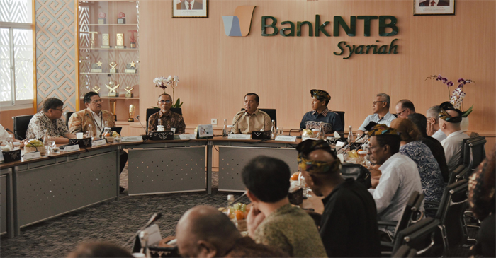 Gubernur NTB, Lalu Muhamad Iqbal saat sharing session atau pemaparan yang berlangsung di Bank NTB Syariah Mataram, Jumat (9/5/2025) dalam rangkaian IGS 2025.