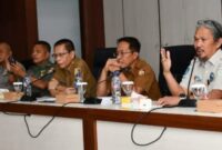Wabup Lotim, H Edwin Hadi Wijaya (tiga dari kiri) didampingi Sekda Lotim, HM Juaini Taofik (sebelah kanan Wabup).