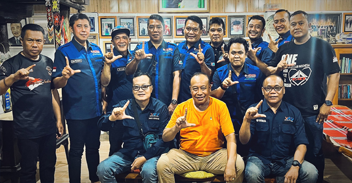 Ketua YRFI NTB bersama seluruh pengurus saat bersilaturahmi dengan Pembina YRFI NTB yang juga sebagai Sekda NTB, HL Gita Ariadi.