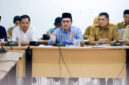 Ketua Komisi II DPRD Loteng, Lalu Muhamad Akhyar saat menerima audiensi LSM LAUK.