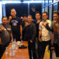 Suasana pose bersama usai pembentukan kepengursan sementara (Ad Hoc) Perkumpulan Putra Putri Halongonan Timur (PPP Haltim).