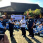 Anggota Komisi II DPR RI Dapil NTB II/Pulau Lombok, H Fauzan Khalid saat meluncurkan program Ngase atau Ngayo Sekolah, di SMA Negeri 1 Narmada.